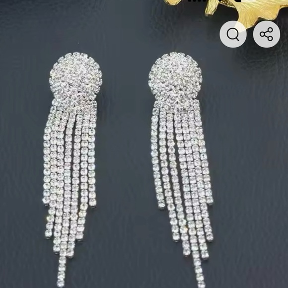 Tassel Earrings (clip on)
(New) - Picture 8 of 10